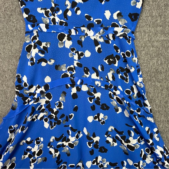 Cabi Blue Abatract Untamed Print w Polka Dot Lining Dress, Sharkbite Hem Sz Med - Picture 15 of 16